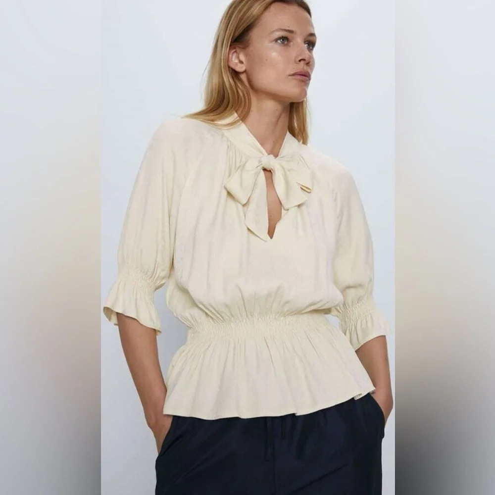 Zara jacquard ivory bow smocked sleeve and waist top sz XS